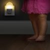Lampa de veghe pentru priza, cu senzor de noapte sau zi, 0+ luni, Reer NightGuide 52380 - Lampi de Veghe - Mercaton Store
