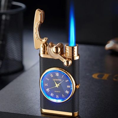 Bricheta Reincarcabila pe Gaz cu Flacara Alba Antivant si Ceas Reglabil Incorporat, 7.5 x 3.8 x 1.5 cm, Negru - Cadouri Diverse - Mercaton Store