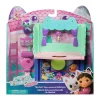 GABBYS DOLLHOUSE FILMUL CAMERE PENTRU CASA DE PAPUSI A LUI GABBY BAIE CU FIGURINE SI ACCESORII GABBYS DOLLHOUSE FILMUL CAMERE PENTRU CASA DE PAPUSI A LUI GABBY BAIE CU FIGURINE SI ACCESORII