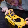 LEGO-TECHNIC-CHEVROLET-CORVETTE-STINGRAY-42205-6