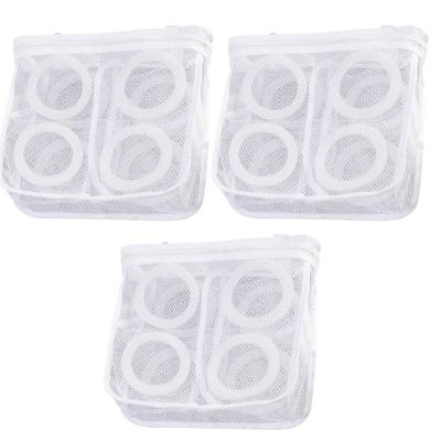 Set 3 saculeti spalare incaltaminte si haine mici protejeaza articolele delicate in masina de spalat si uscator. Disponibili la Mercaton. Comanda acum