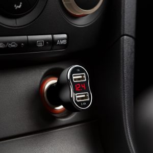 Incarcator auto bricheta 2 USB 12-24V voltmetru afisaj LED 2.4A adaptor masina negru