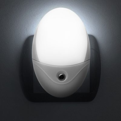 Lampa de veghe LED cu senzor lumina