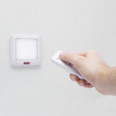 Lampa perete LED cu telecomanda Lampa perete LED cu telecomanda