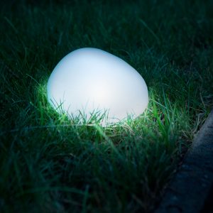 Lampa solara gradina tip pietricica sticla mata LED alb cald