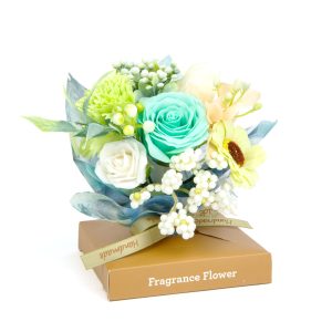 Trandafir parfumat decorativ in cutie 14 cm